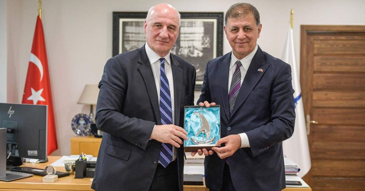 Tugay'ın Atina'da 'İzmir Günleri' önerisi