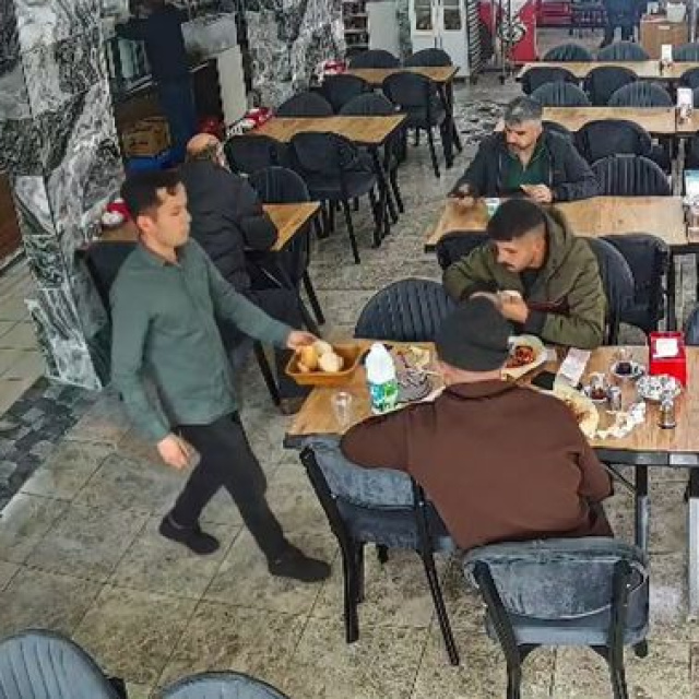 Hesaptan elinde ayran ile kaçtı