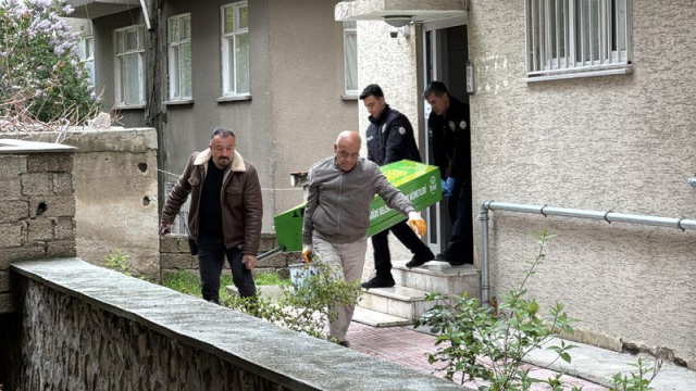 Apart evde ölü bulundu