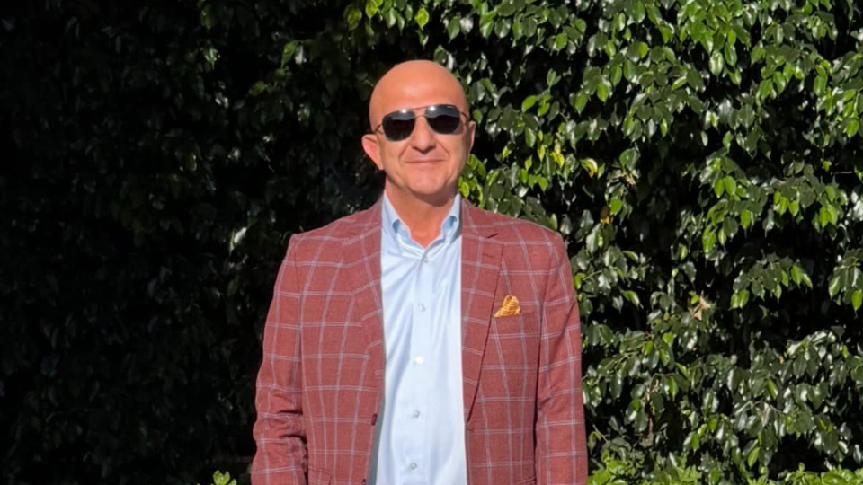 Eski bakanın kardeşine silahlı saldırı