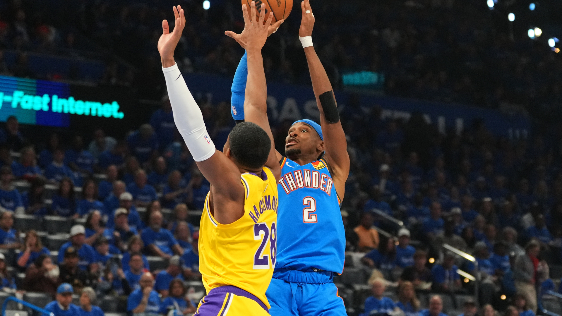 NBA'de Thunder seriye galibiyetle başladı, Lakers'ı 108-90 yendi