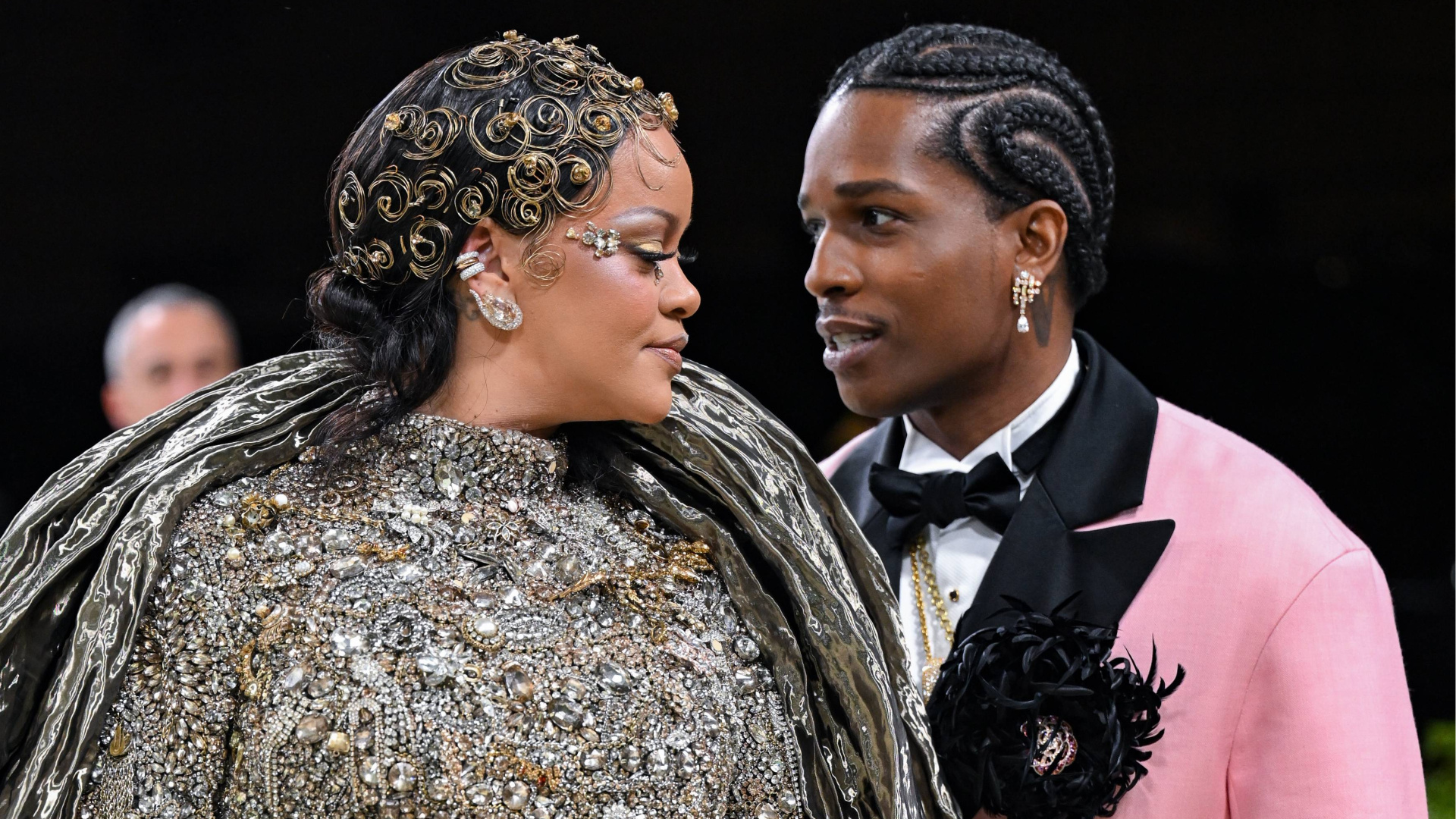 Rihanna ve ASAP Rocky'nin Met Gala Sonrası Tartışması Dudak Okuyucuları Harekete Geçirdi