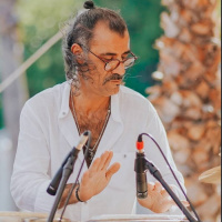 Evinde ölü bulundu