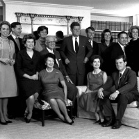 Kennedy laneti: Suikastler, kazalar ve skandallar
