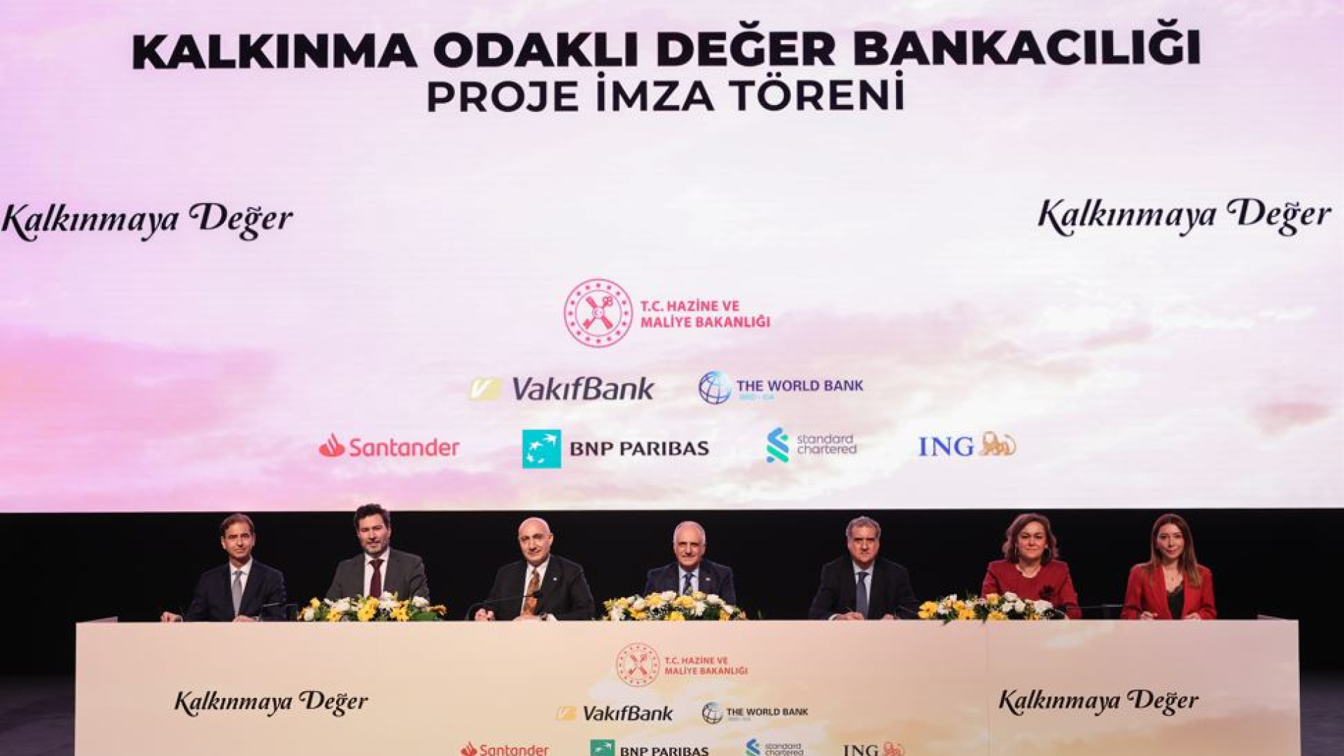 VakıfBank'tan 1,5 milyar euroluk finansman