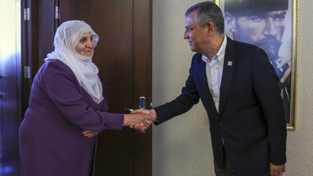 Özel 'Barış Anneleri'ni kabul etti