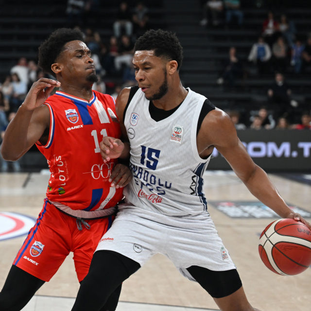 Efes'ten 34 sayı fark!