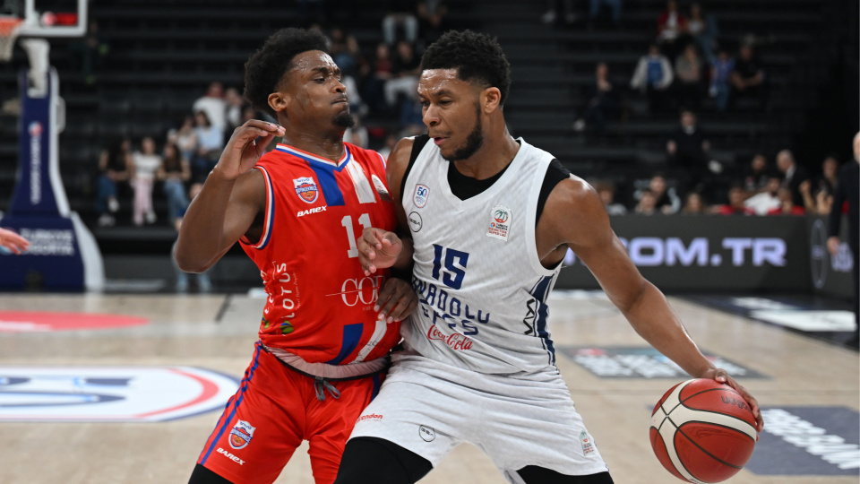 Efes'ten 34 sayı fark!