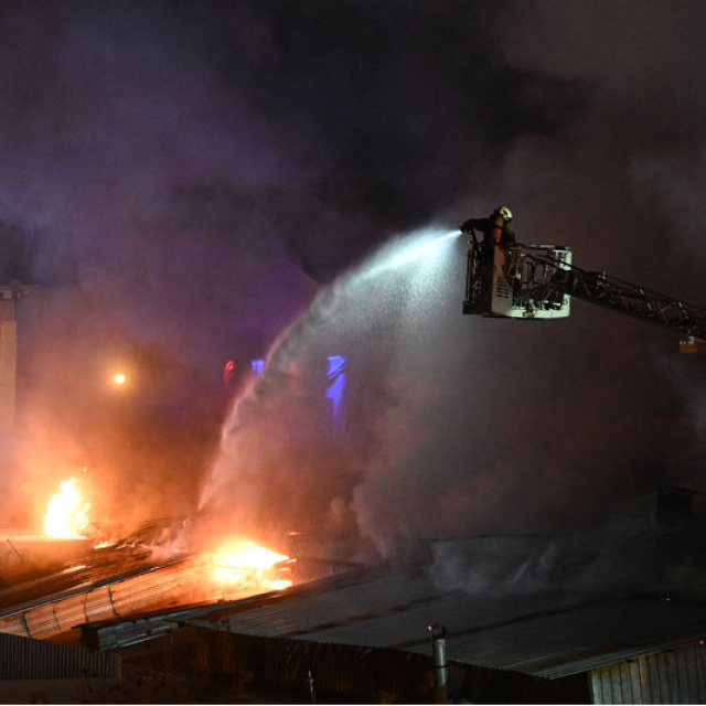 Arnavutköy'de fabrika yangını