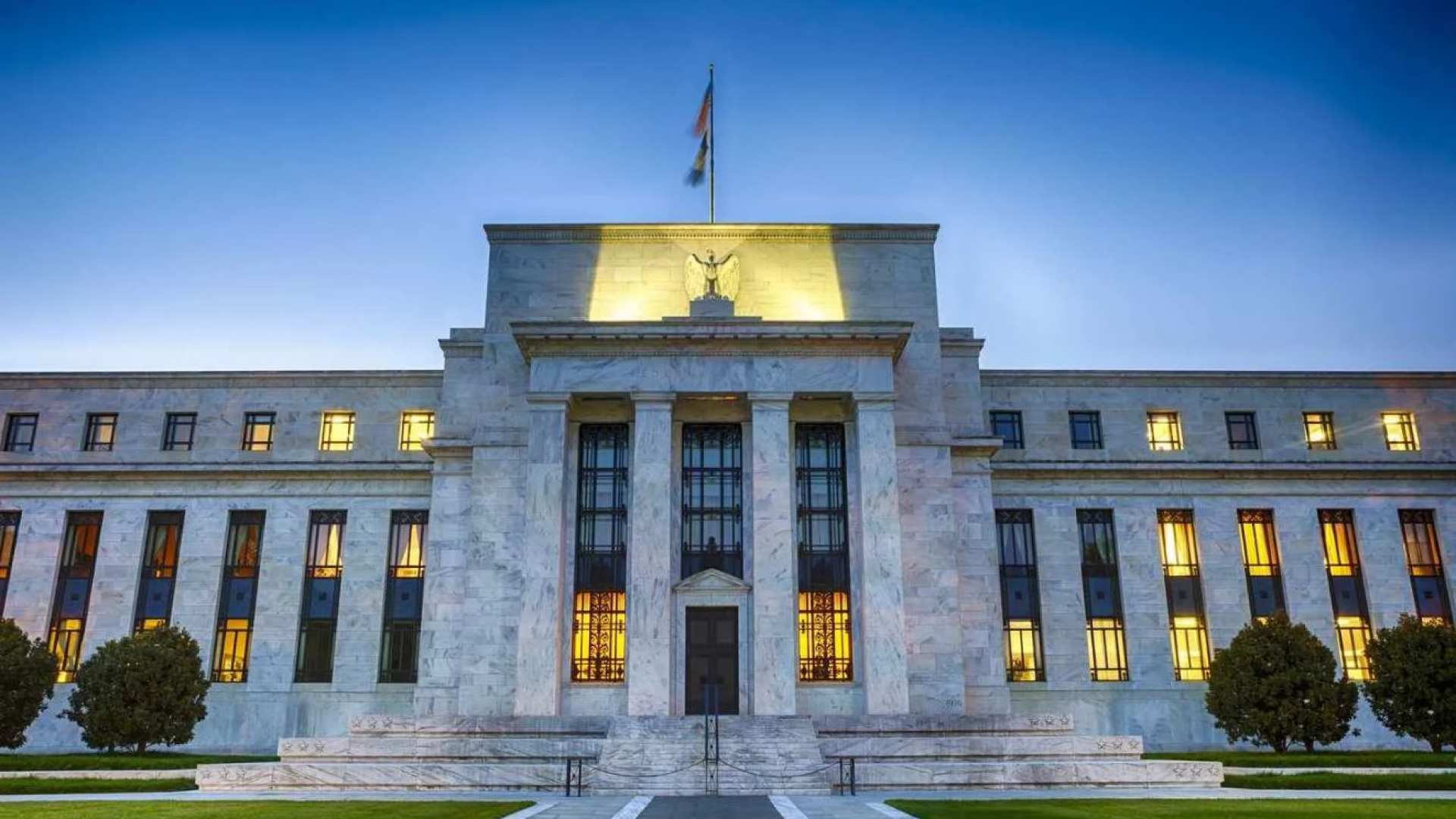 Fed'den petrol şoku uyarısı: Finansal istikrar risk altında