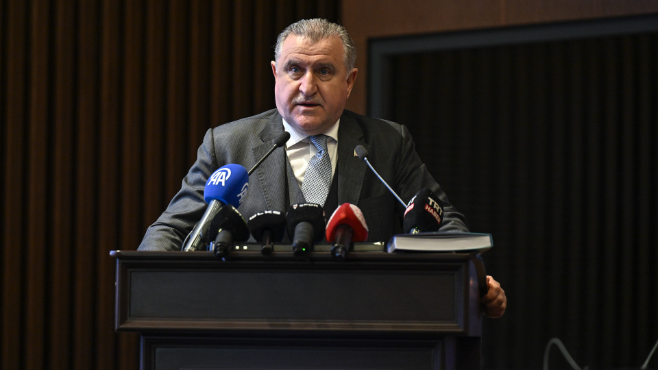 Bakan Bak, Galatasaray'ı tebrik etti!