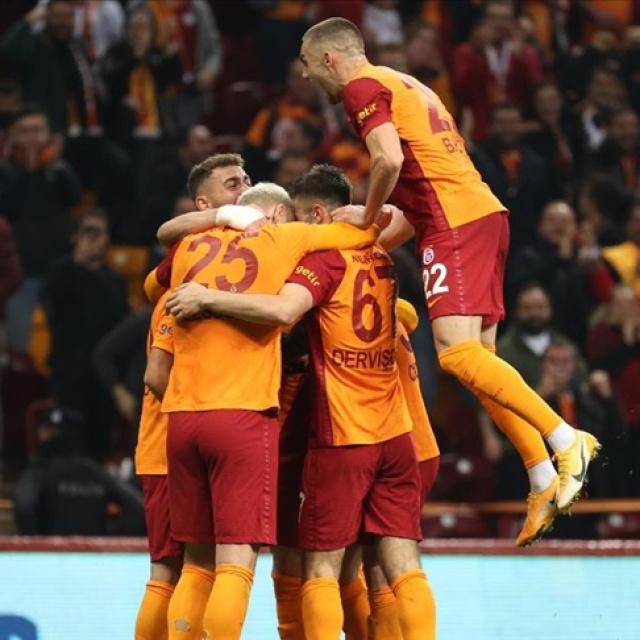 Galatasaray kaç kez şampiyon oldu?