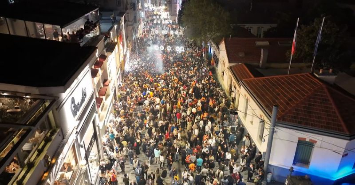 Galatasaray Şampiyonluğu Kutlamaları Sonrası Arbedler