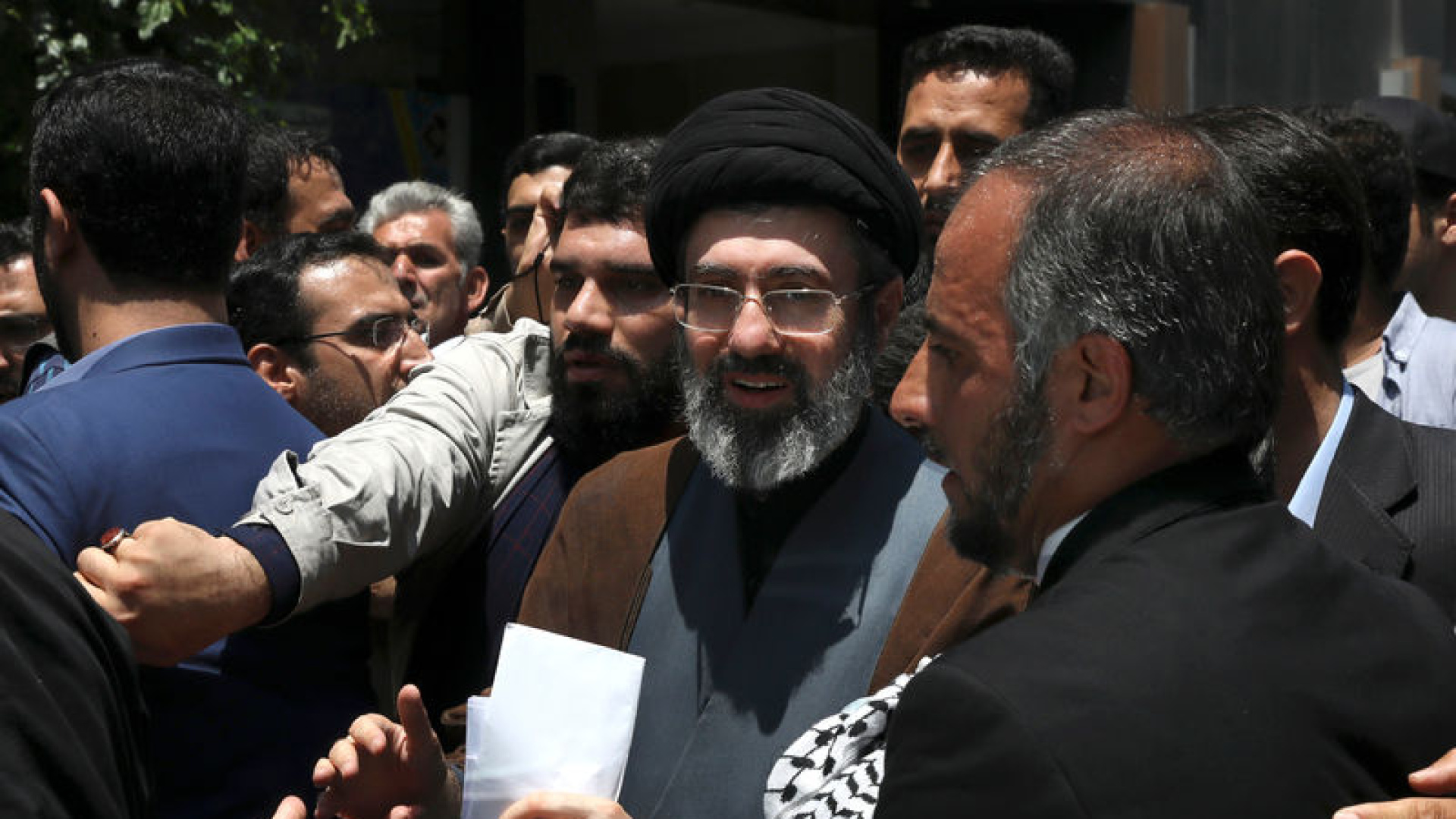 ABD istihbaratı: Hamaney görünmese de savaşın stratejisini belirliyor | Dış Haberler