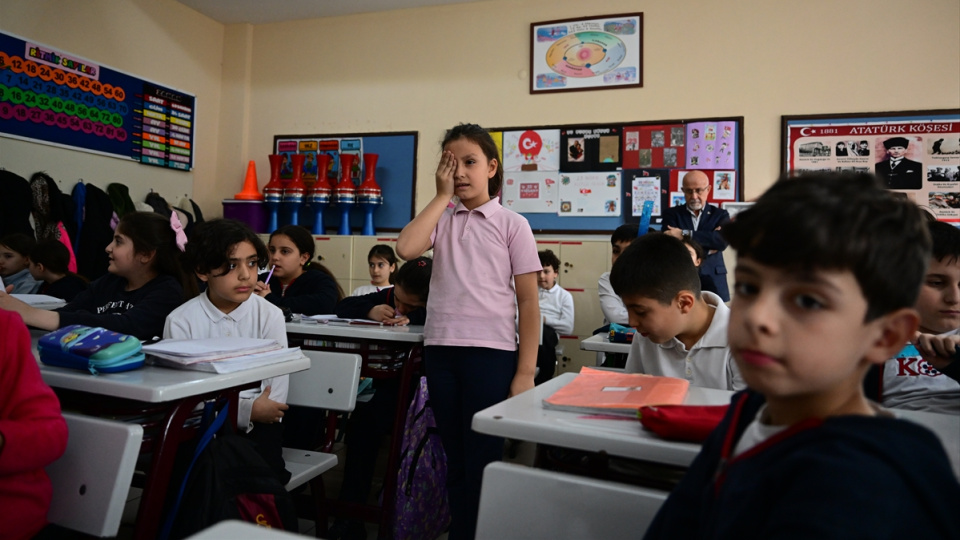 İstanbul'daki ilkokullarda işitme ve göz taraması