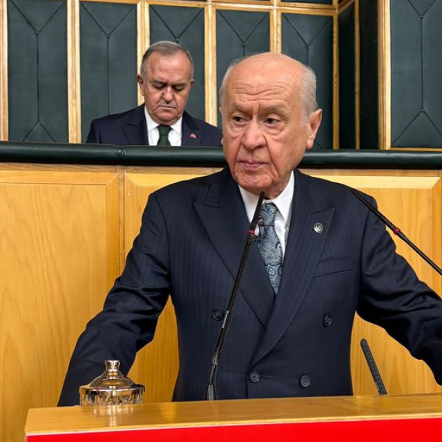 Bahçeli, Galatasaray'ı kutladı