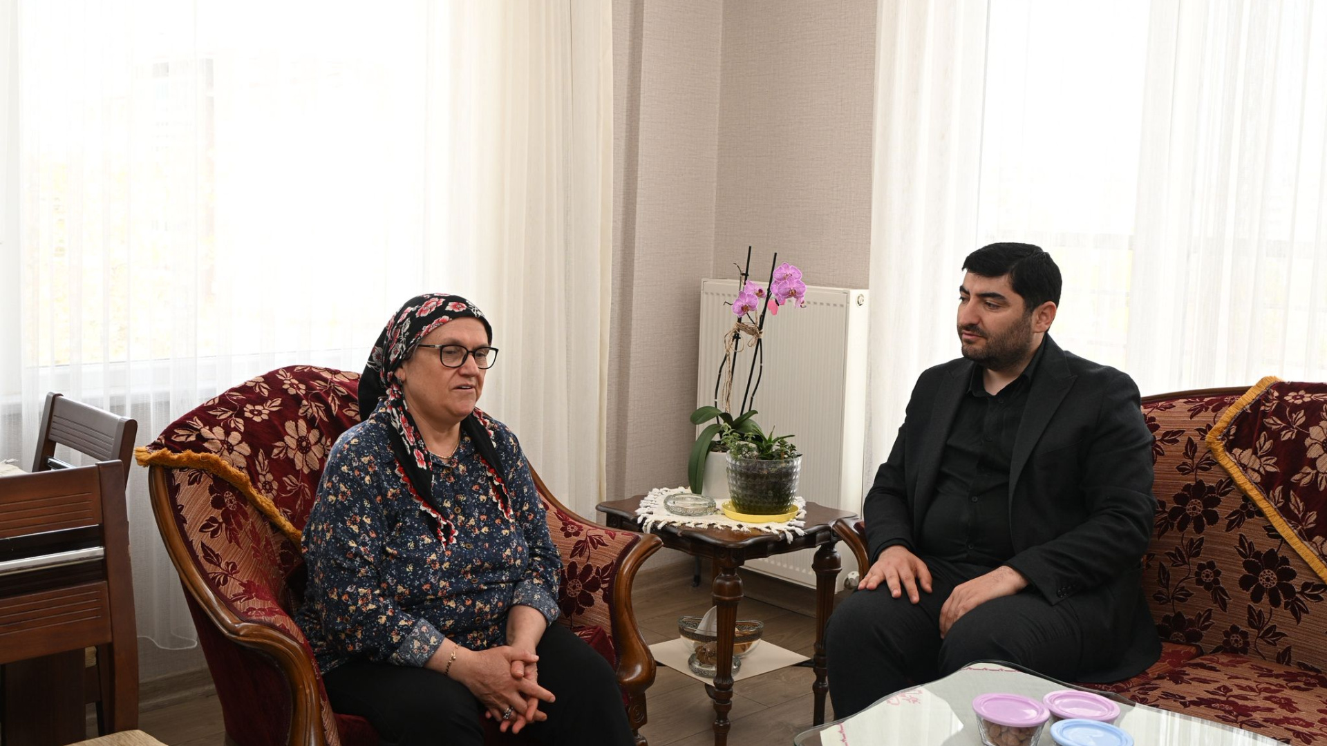 Şehit Öğretmen Şenay Aybüke Yalçın’ın annesine anlamlı ziyaret