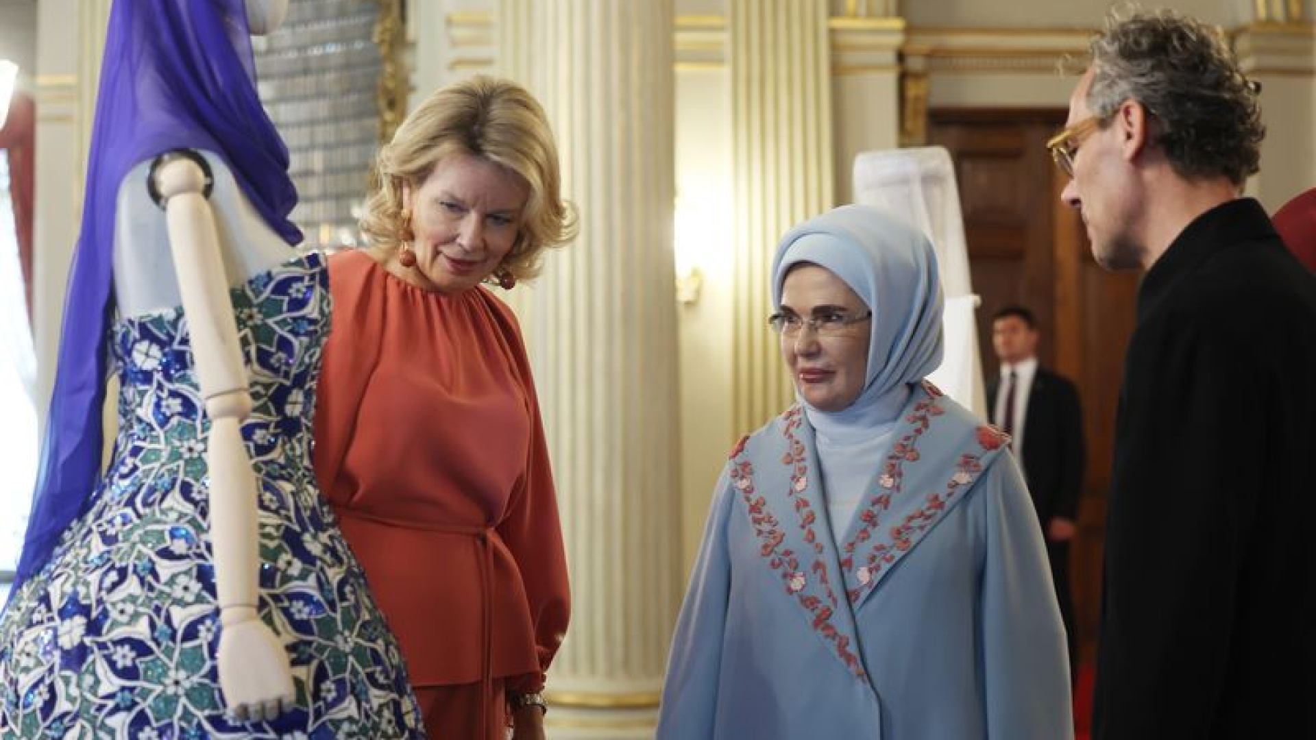 Emine Erdoğan, Belçika Kraliçesi Mathilde ile bir araya geldi