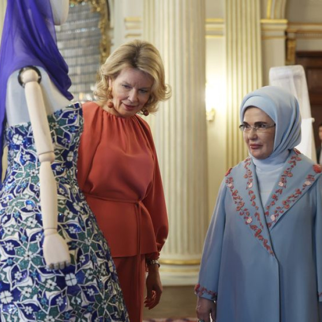 Emine Erdoğan, Belçika Kraliçesi Mathilde ile bir araya geldi