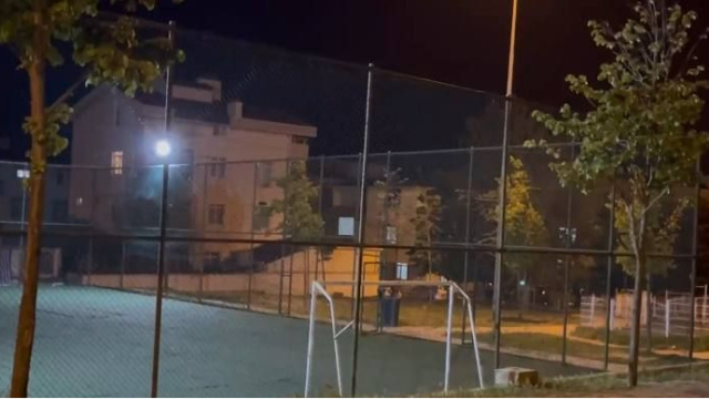Parkta bıçaklı kavga: 1 ölü, 1 yaralı