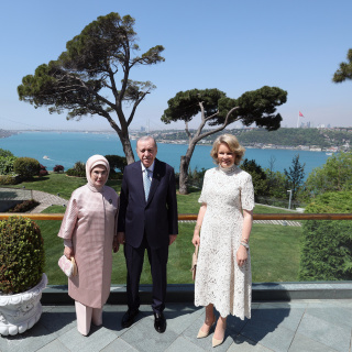 Belçika Kraliçesi Mathilde ile görüştü