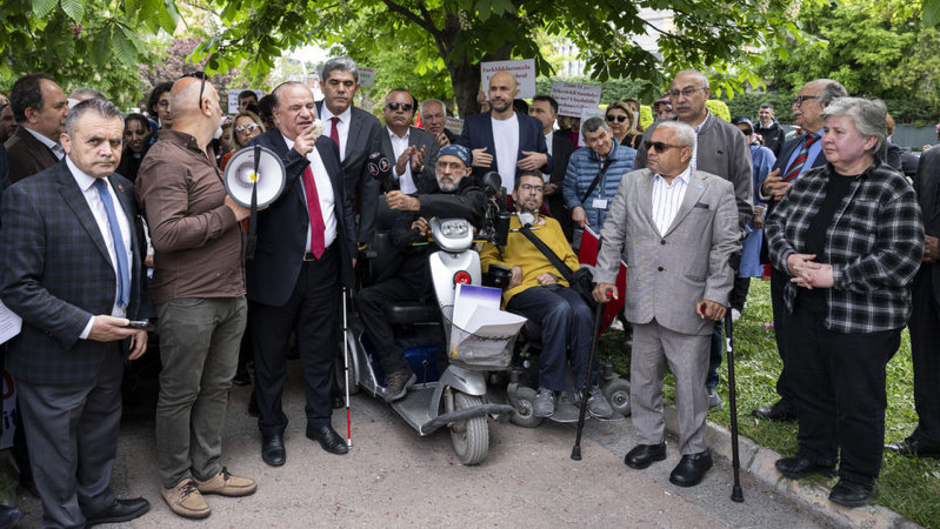 Başkent'te engellilerin talepleriyle ilgili açıklama | Son dakika haberleri