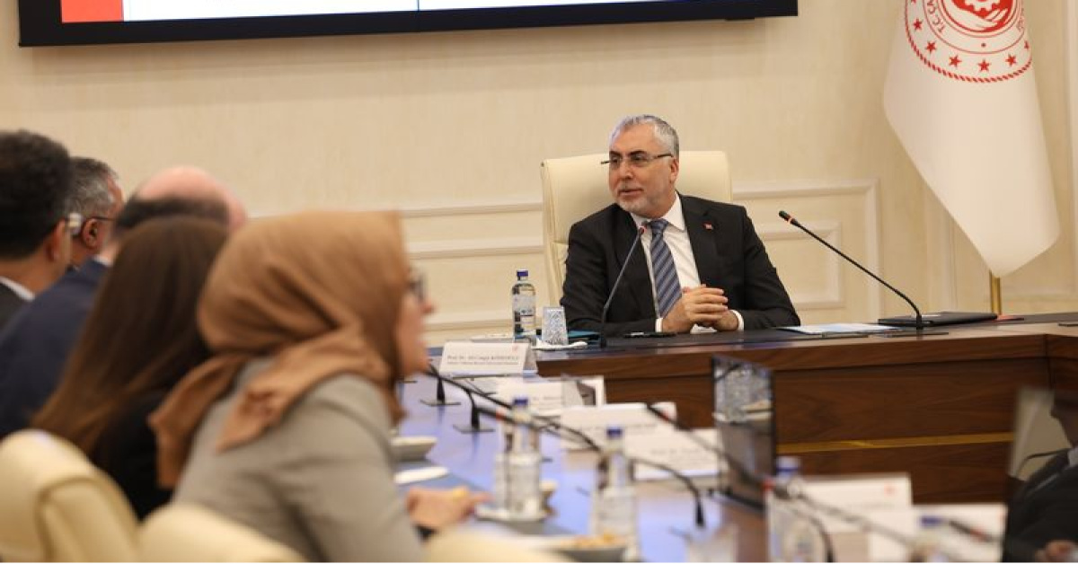Bakan Işıkhan'ın Bilim Kurulu toplantısı veyapay zeka'nın işdünyasına