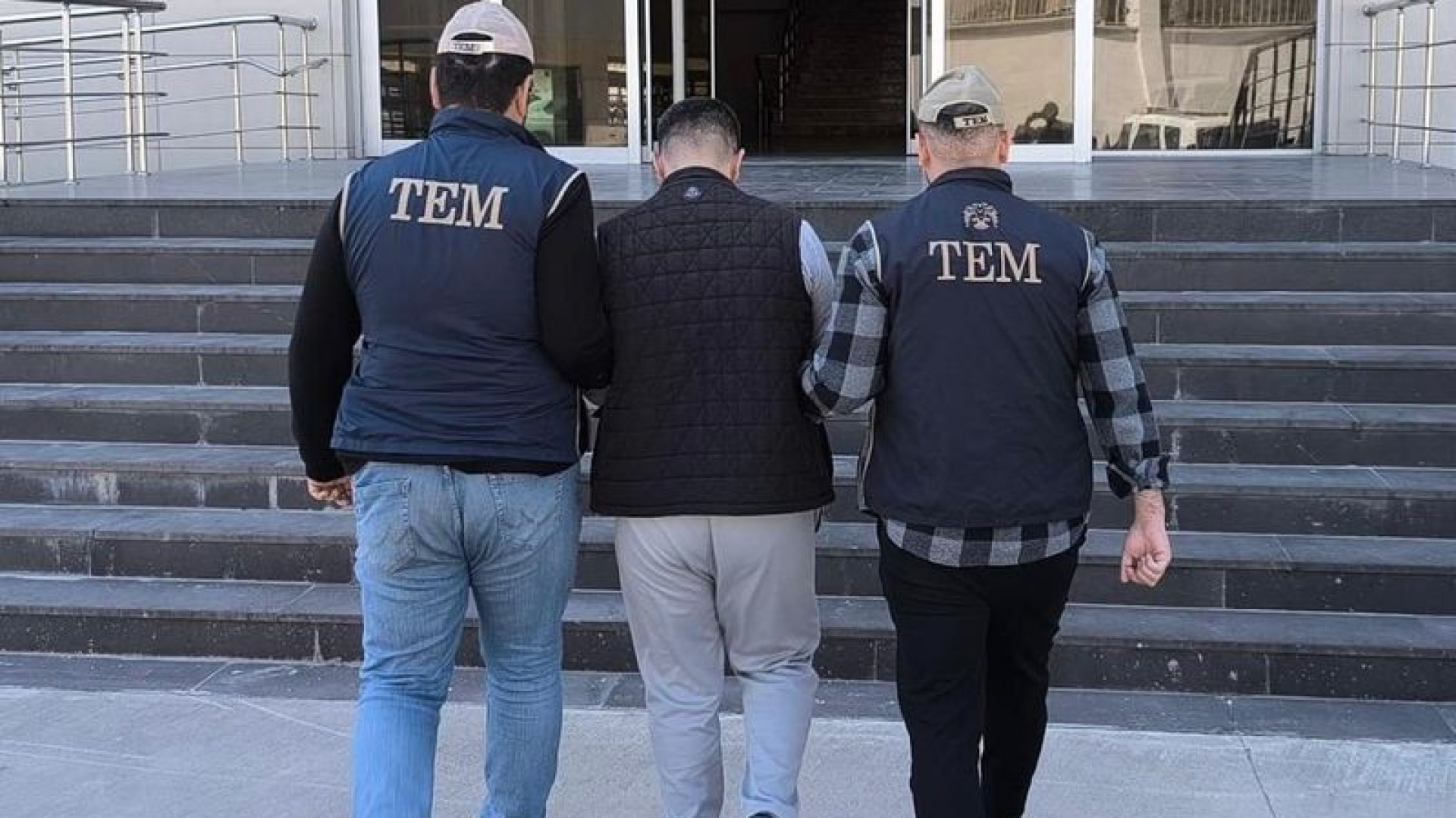 Son dakika: İstanbul merkezli 16 ildeki terör örgütü DEAŞ operasyonunda 43 şüpheli yakalandı
