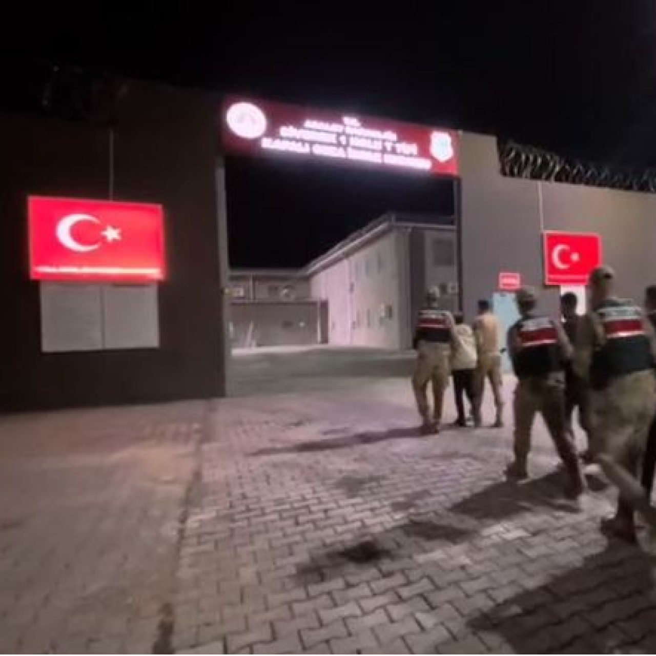 Şanlıurfa'da Uyuşturucu Ağının Çöküşü: 97 Şüpheli Hapsetildi!