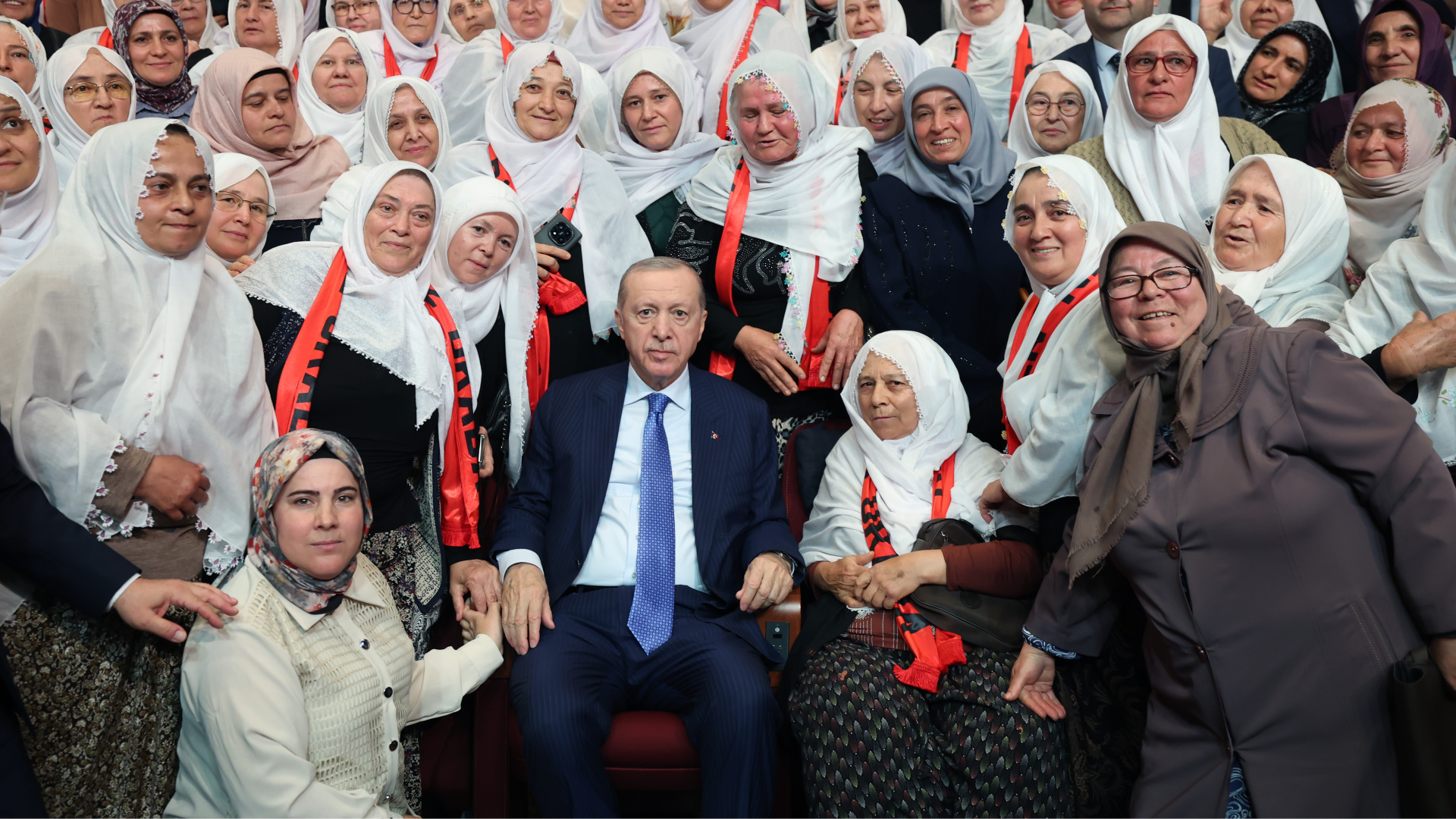 Cumhurbaşkanı Erdoğan, 14 Mayıs Çiftçiler Günü'nde kadın çiftçilerle buluştu