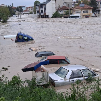 Sel ve dolu alarmı: birçok kentte hayat durma noktasına geldi