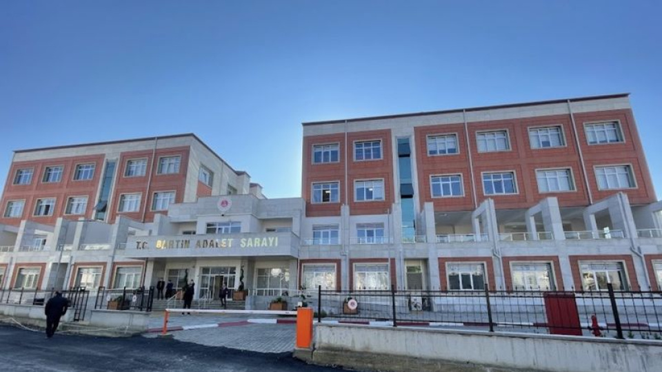İstismar soruşturmasında anneye de tutuklama