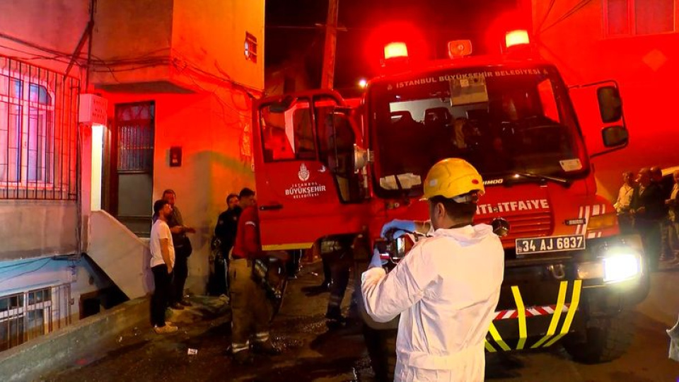 Alevlerin arasında kaldılar