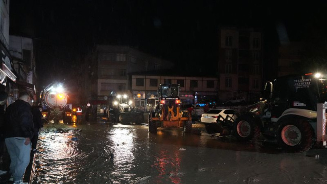 Samsun Havza'da eğitime 'sel' molası