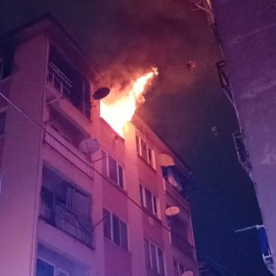 Bursa'da 6 katlı binada korkutan yangın