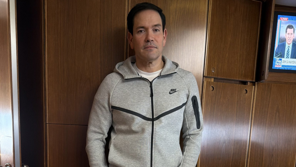 Rubio'nun eşofmanı gündem oldu