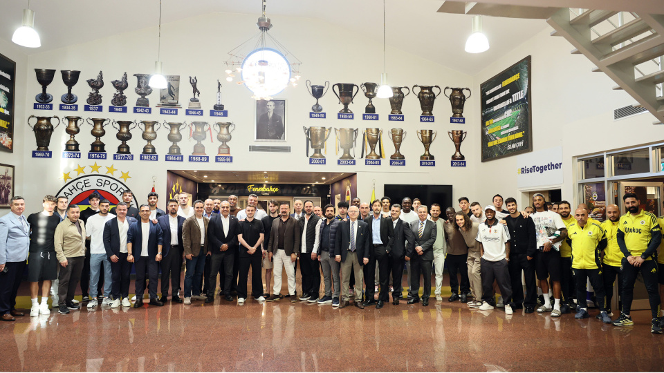Başkan Saran, futbolcularla yemekte bir araya geldi