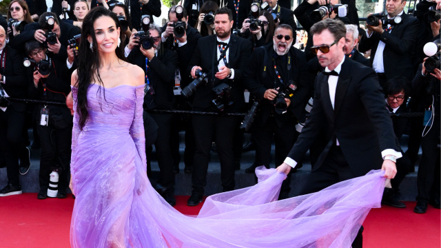 Kırmızı halıda rol çaldı