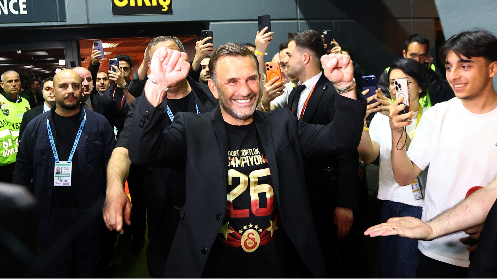 Okan Buruk'la Galatasaray 104 Hafta Zirvede