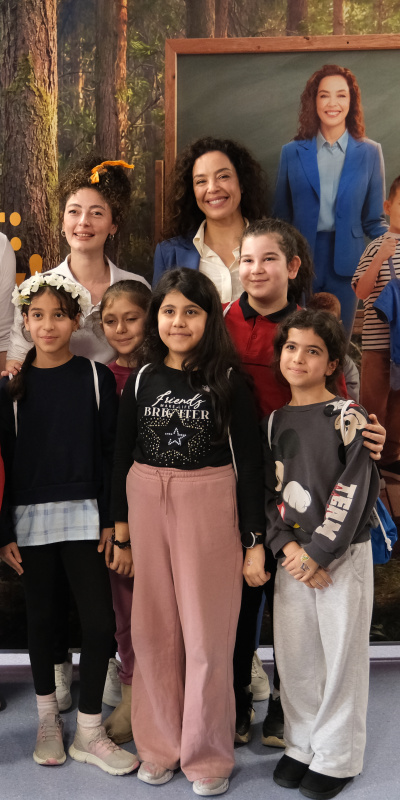 Azra Akın, Süper Kahramanlar oyunuyla çocuklarla buluşuyor