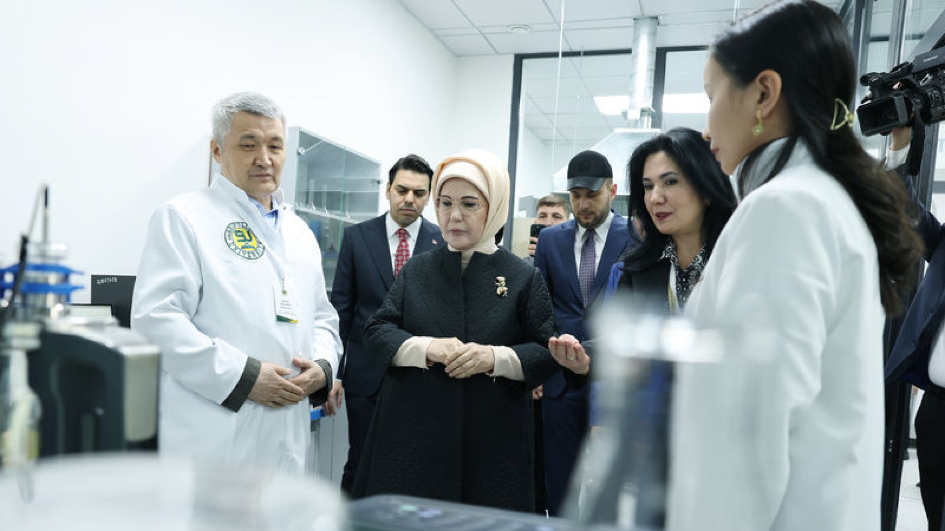 Emine Erdoğan, Kazakistan'da Sıfır Atık Eğitim Laboratuvarı'nı Açtı