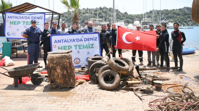 Denizden çamaşır makinesi bile çıktı