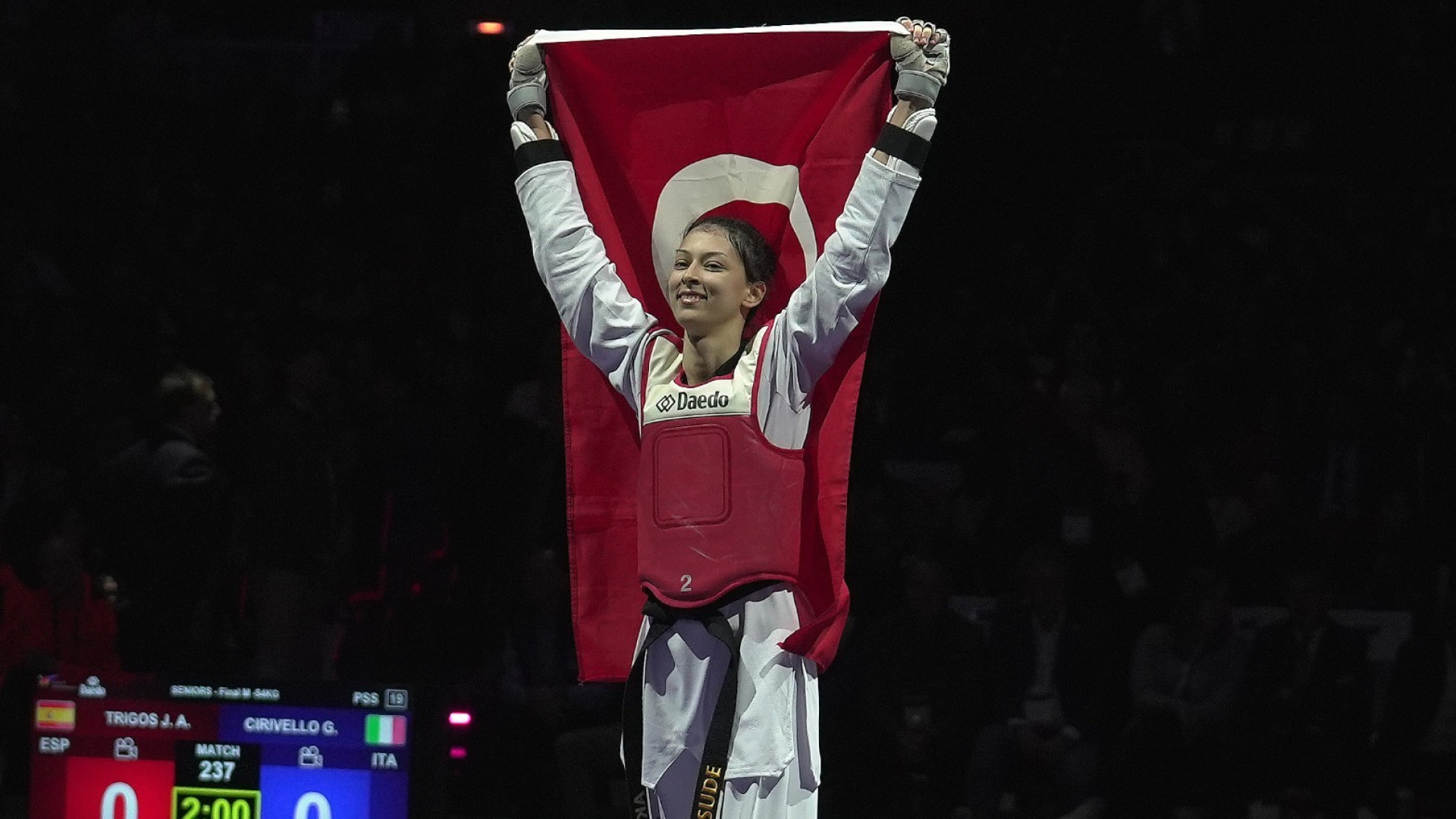 Elif Sude Akgül, Avrupa Tekvando Şampiyonası'nda Altın Madalya Kazandı
