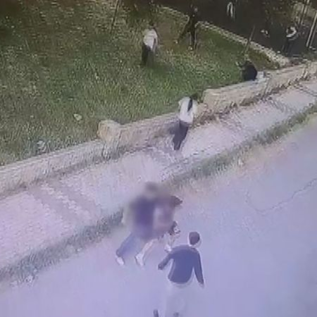 15 yaşındaki çocuğun öldüğü bıçaklı kavga kamerada