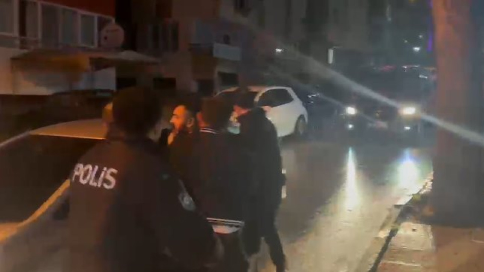 Kelepçeli halde kaçtı! Yakalandı!