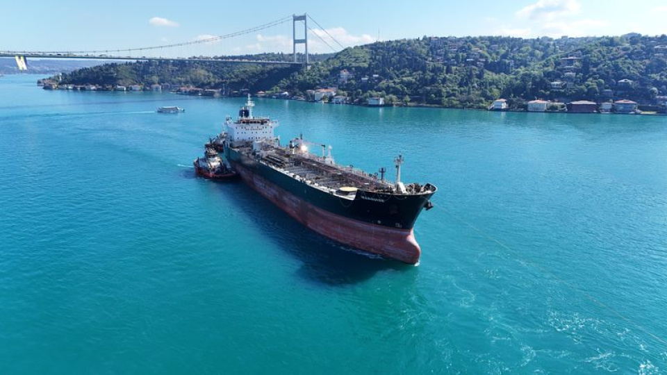 Gemi trafiği çift yönlü askıya alındı