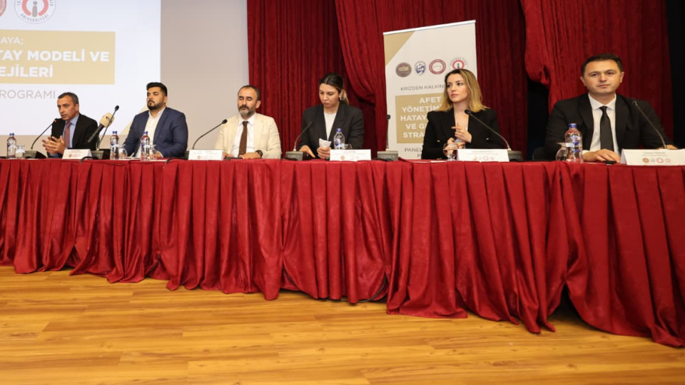 Hatay'da afet iletişimi paneli