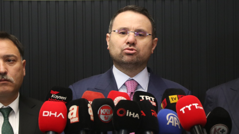 "Kimsesizlerin kimsesi oluyoruz"