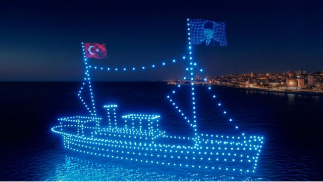Bandırma Vapuru gökyüzünde canlandı