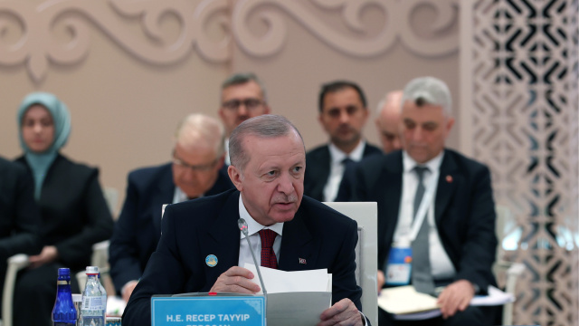 Cumhurbaşkanı Erdoğan'dan Türkistan'da konuştu